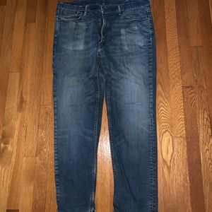 Levi jeans size 39 X 32. Good condition